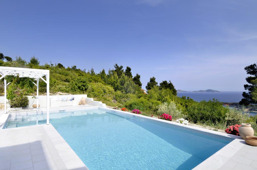 Anemolia Villas With Private Pools Near The Most Beautiful Beaches Of Alonissos Iszómata Kültér fotó